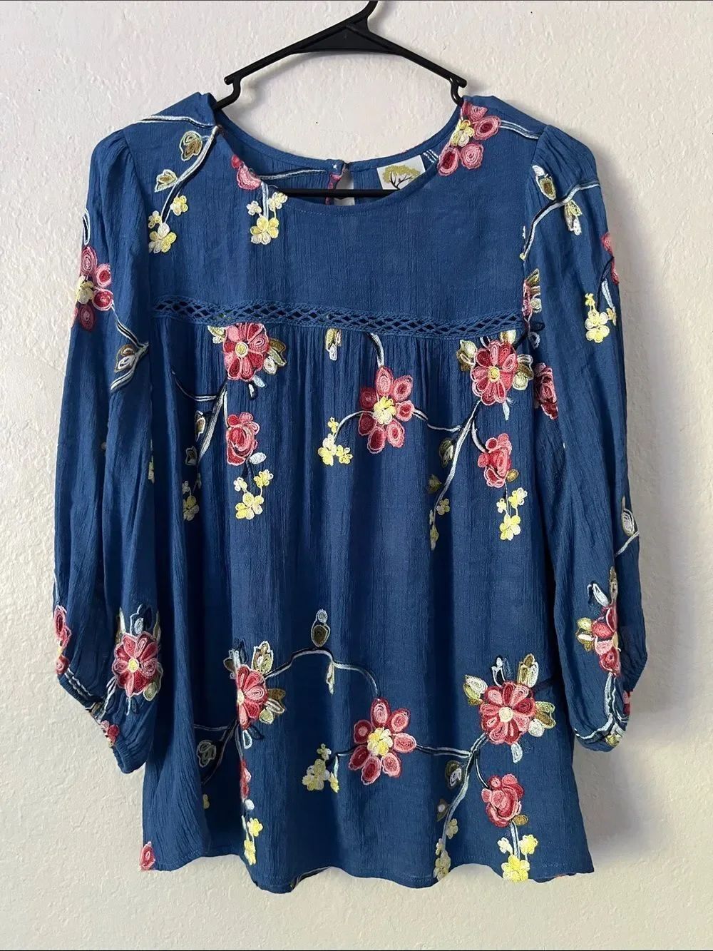 Like New! FIG and Flower Boho Embroidered Navy Floral Peasant Top Size L